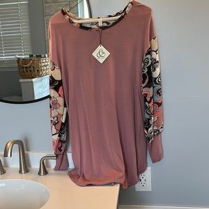 Mai Soli groovy print top